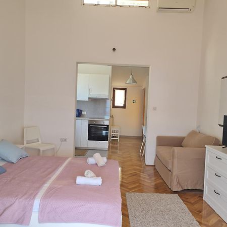 Apartments Apartmani Pintar Mimice Zewnętrze zdjęcie