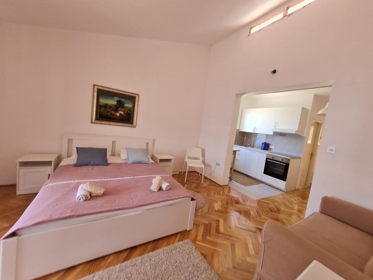Apartments Apartmani Pintar Mimice Zewnętrze zdjęcie